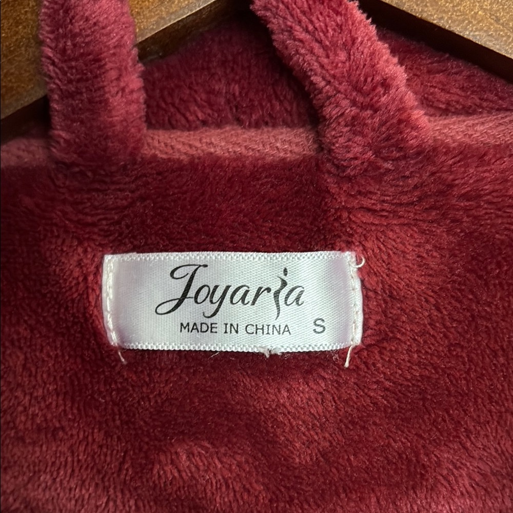 Joyaria Deep Red Plush Robe - Picture 2 of 6